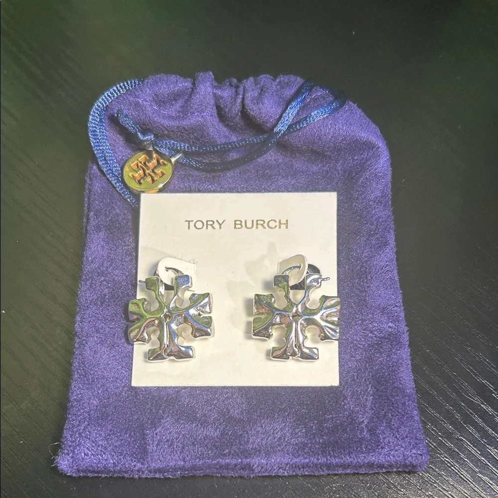 Tory Burch Roxanne Hidden Hinge Earrings - Silver - Picture 2 of 7